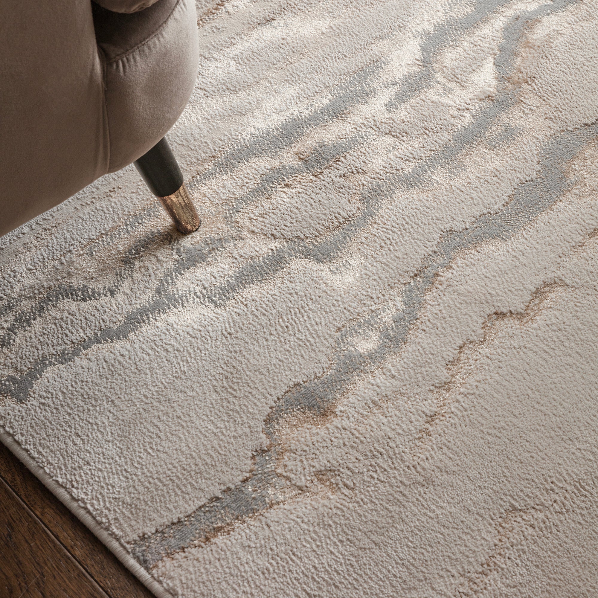 Aurora Linea Metallic Rug AU17
