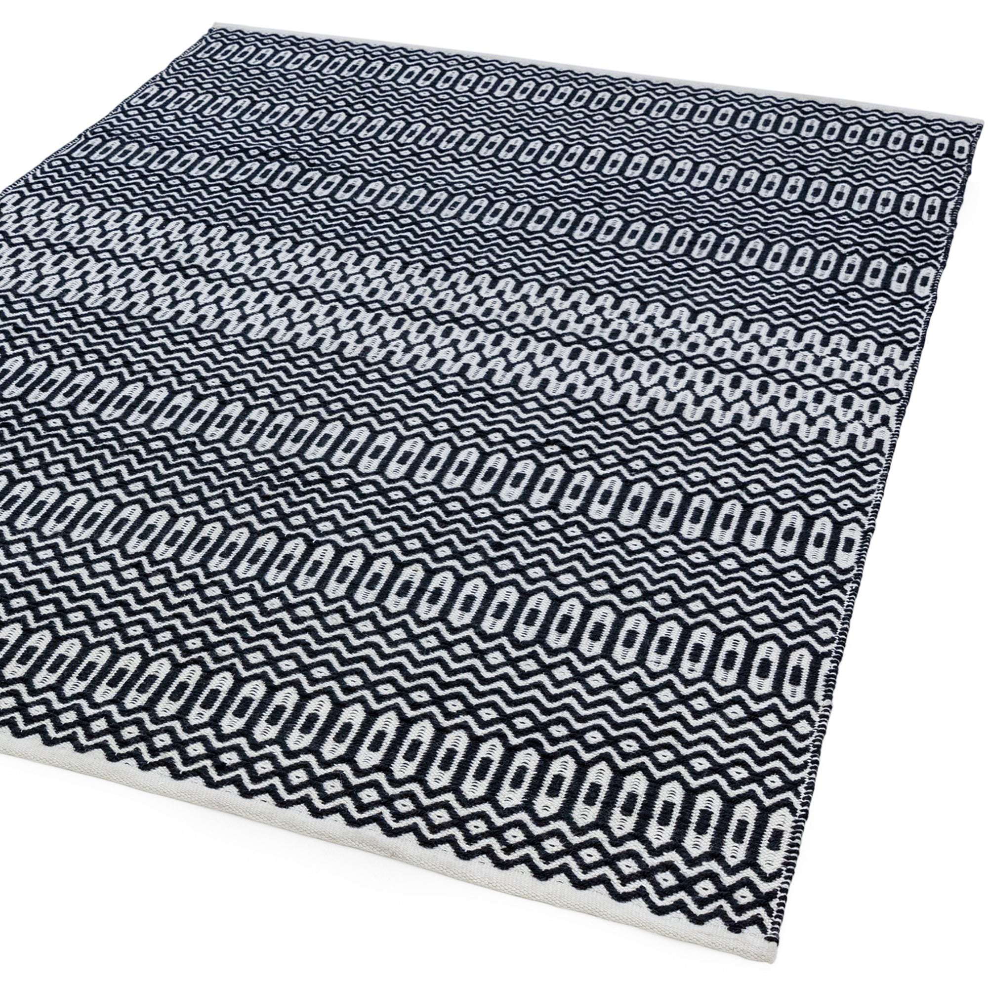 Halsey Black Indoor/Outdoor Rug