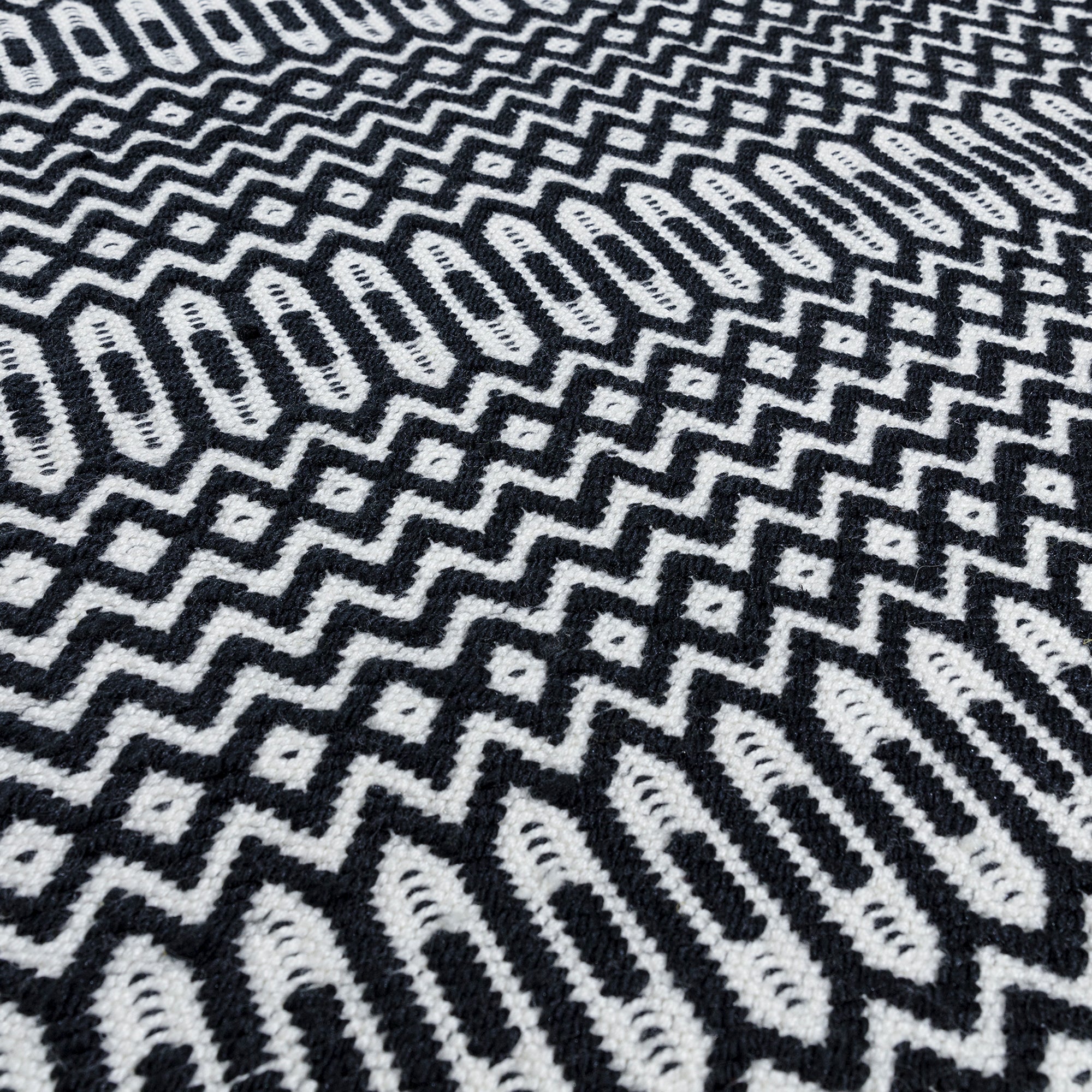 Alfombra Halsey Negro Interior/Exterior