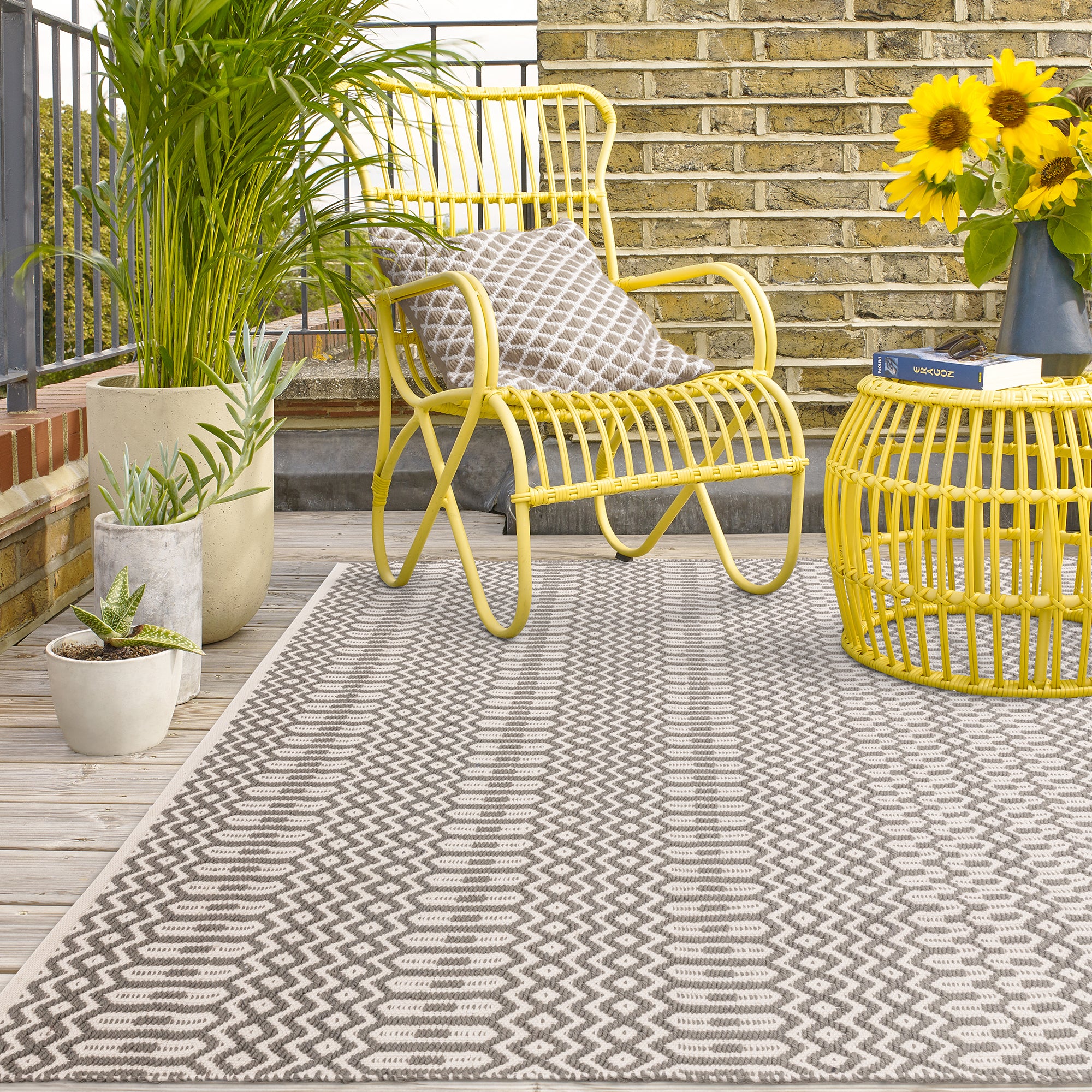 Halsey Grey Indoor/Outdoor Rug
