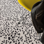 Alfombra Muse MU11 negra con manchas