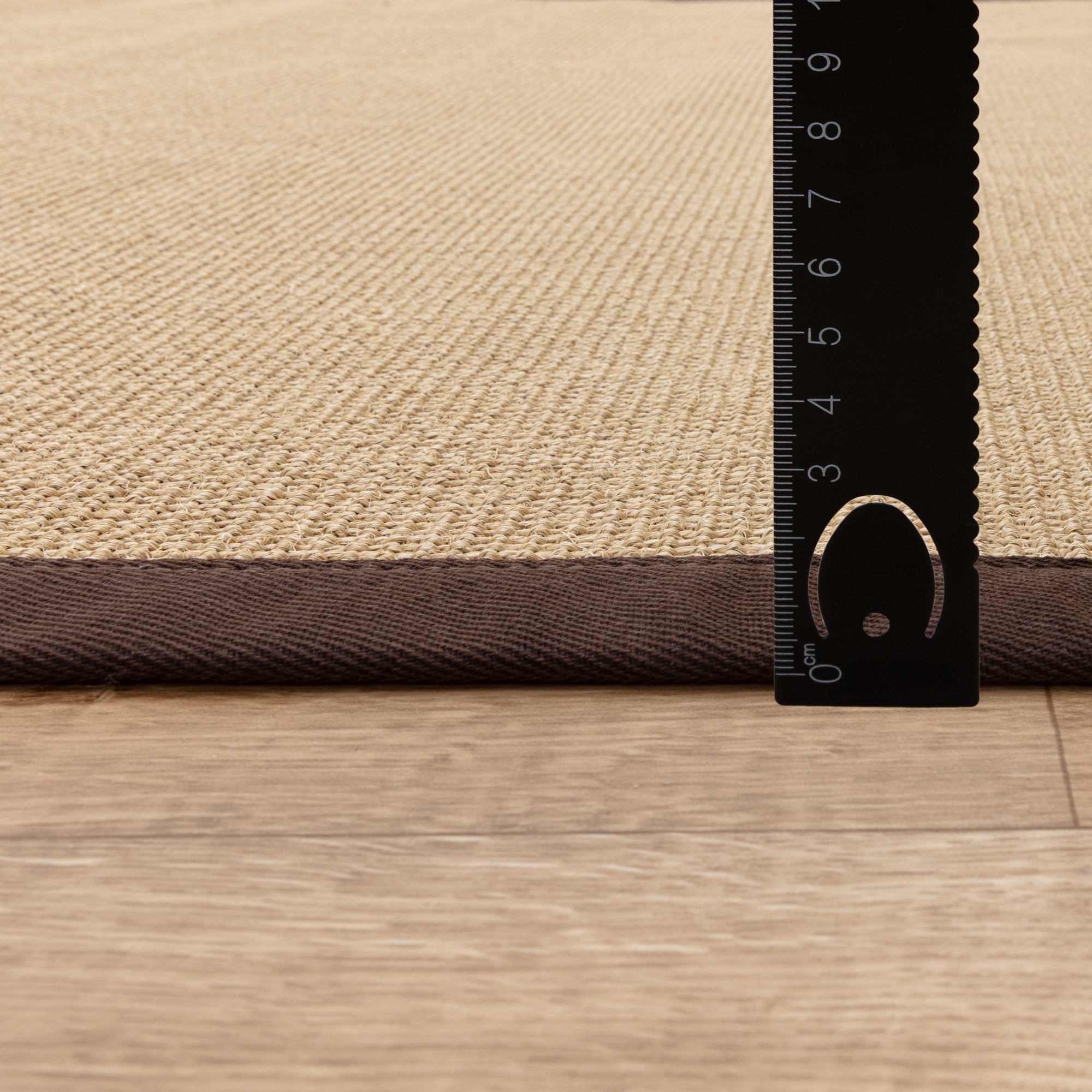 Alfombra Sisal Lino/Chocolate con Borde