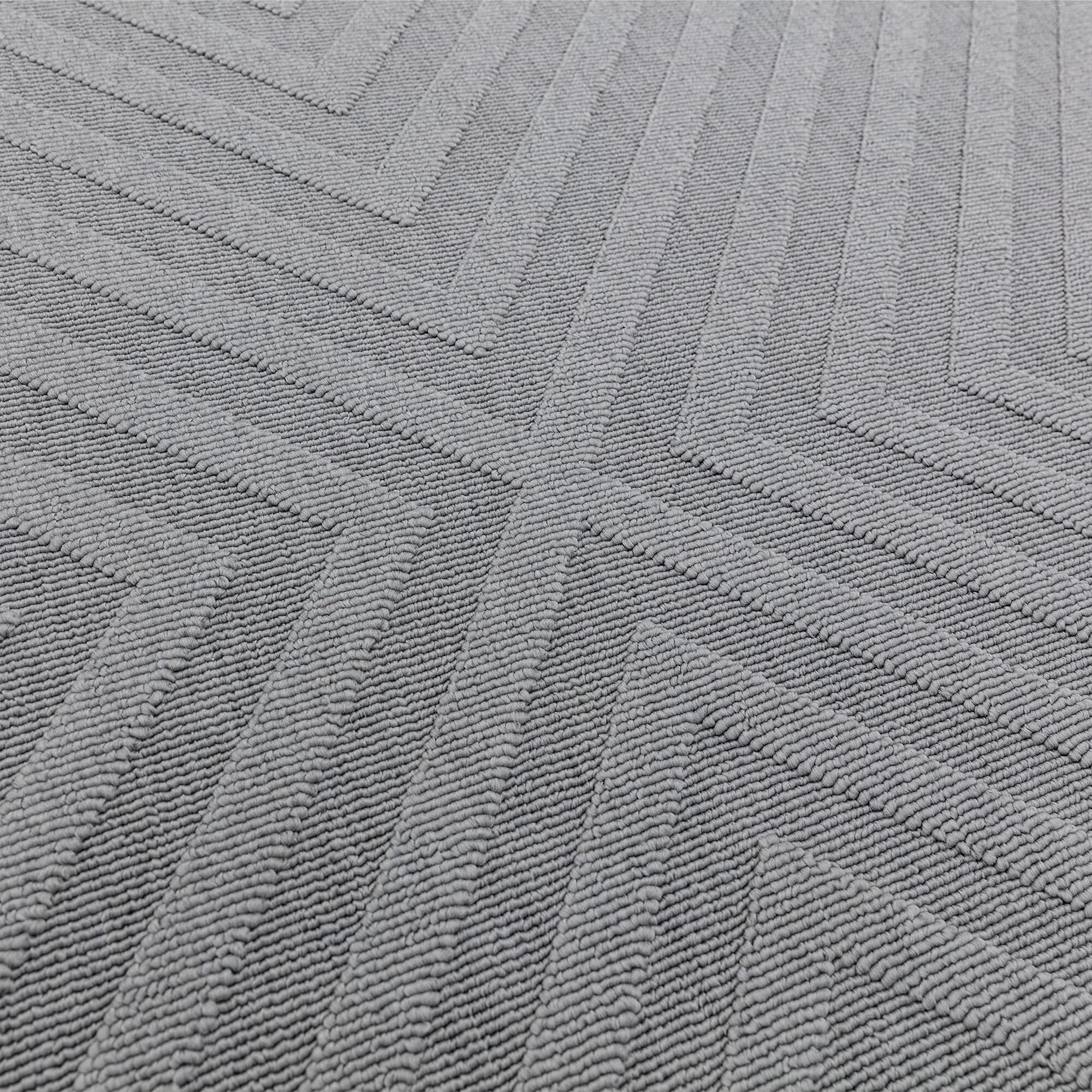 Antibes Light Grey Arrow Indoor/Outdoor Rug AN07