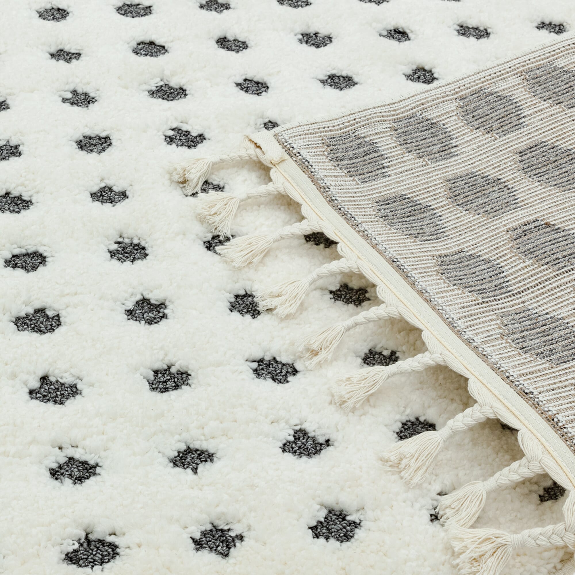 Ariana Grey Dotty Shaggy Moroccan Rug AR05