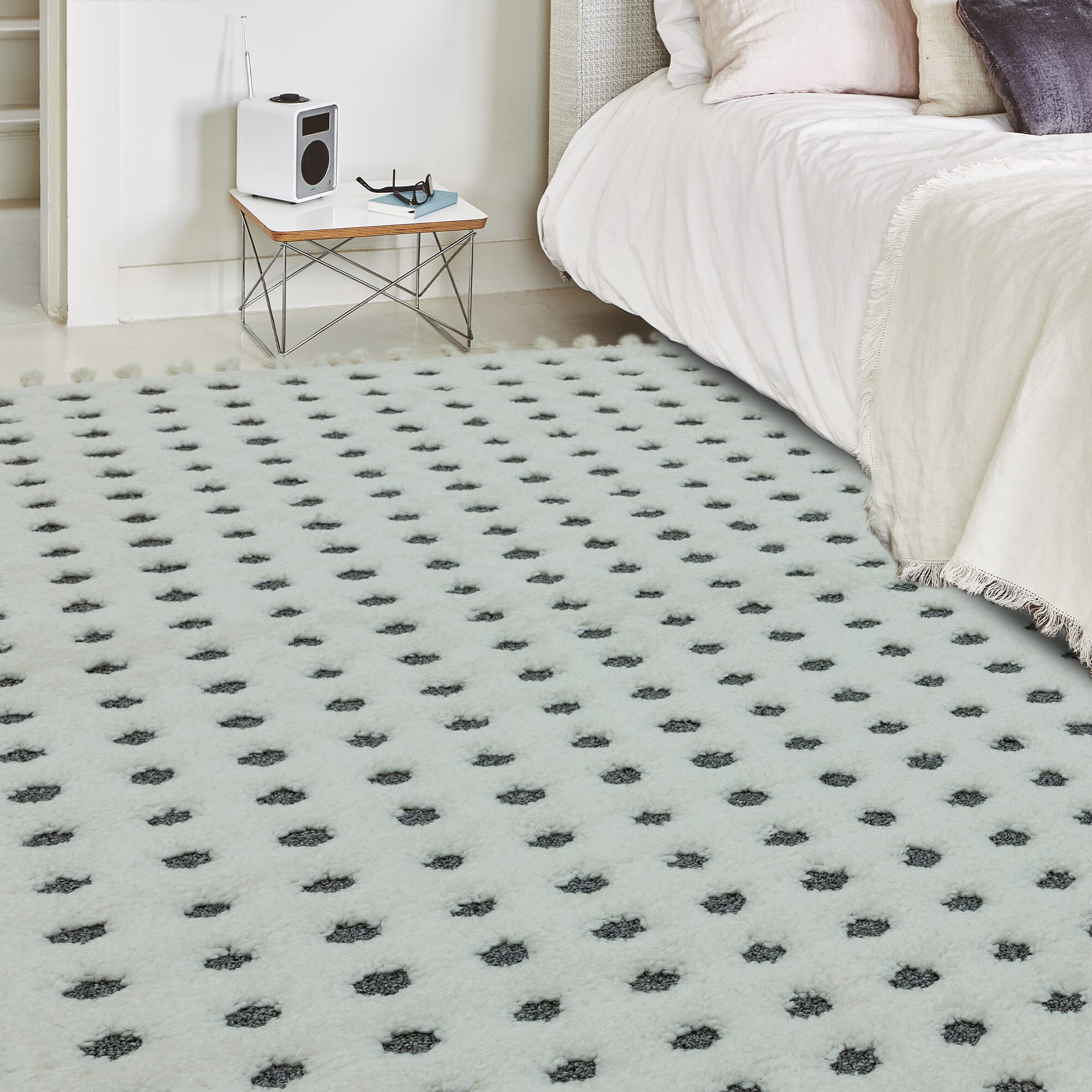 Ariana Grey Dotty Shaggy Moroccan Rug AR05