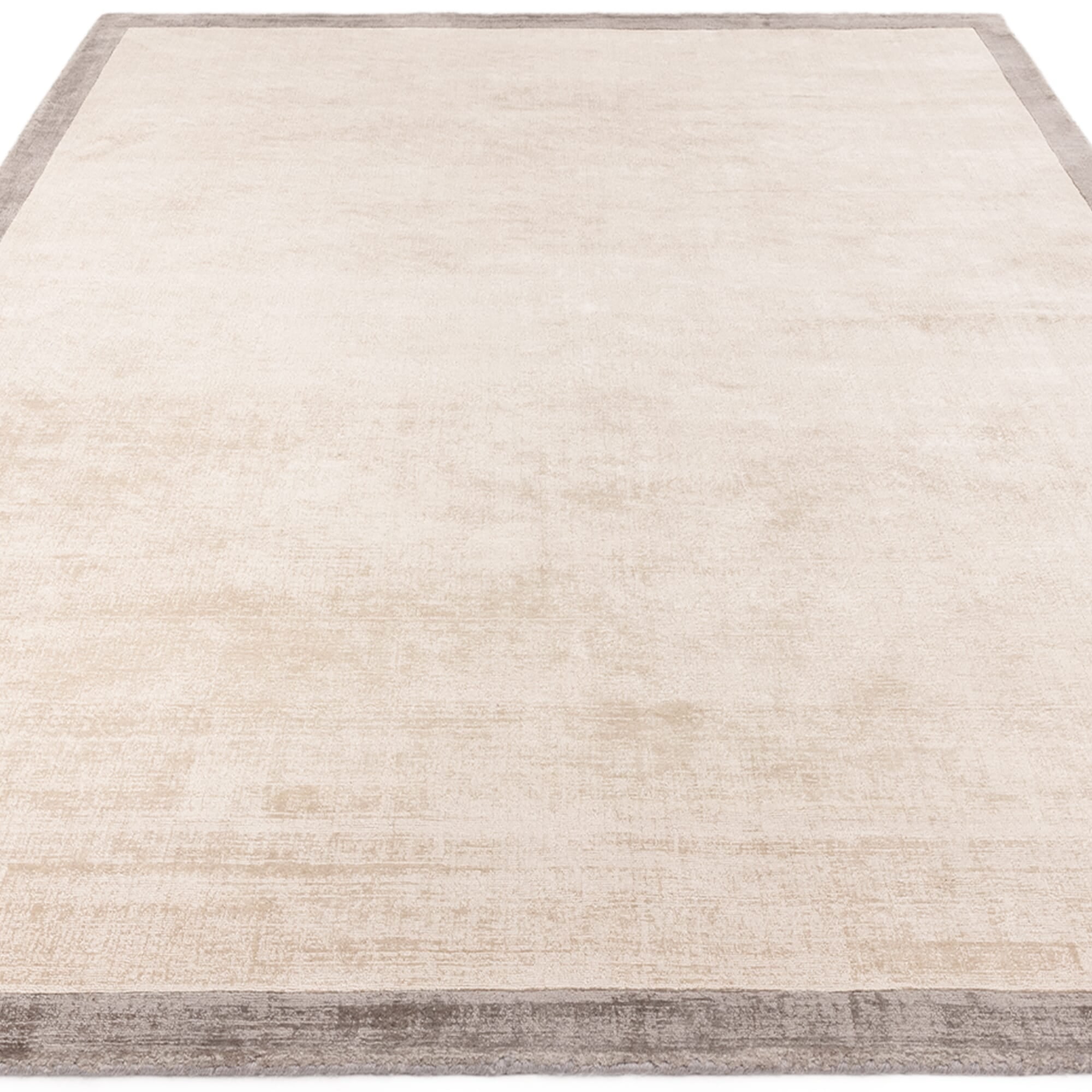 Blade Border Putty / Silver Rug