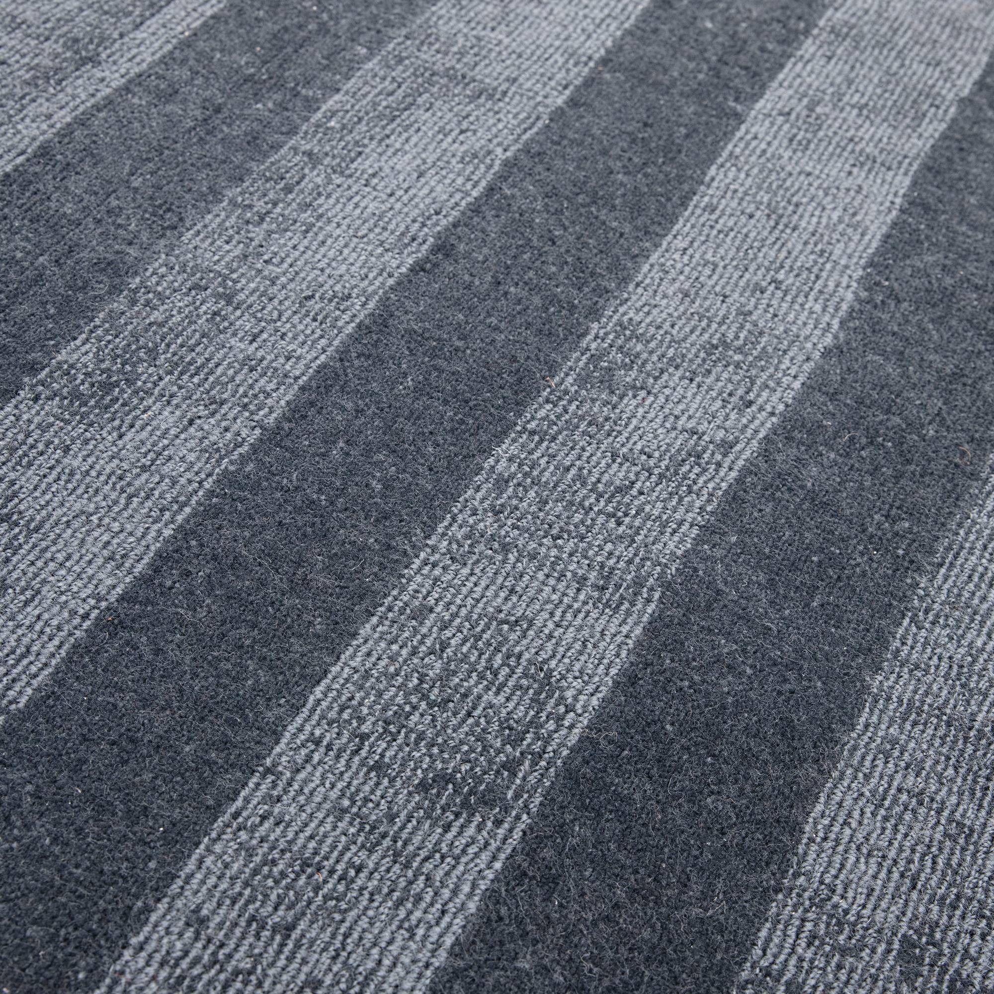 Alfombra MADE Connor Azul Petróleo