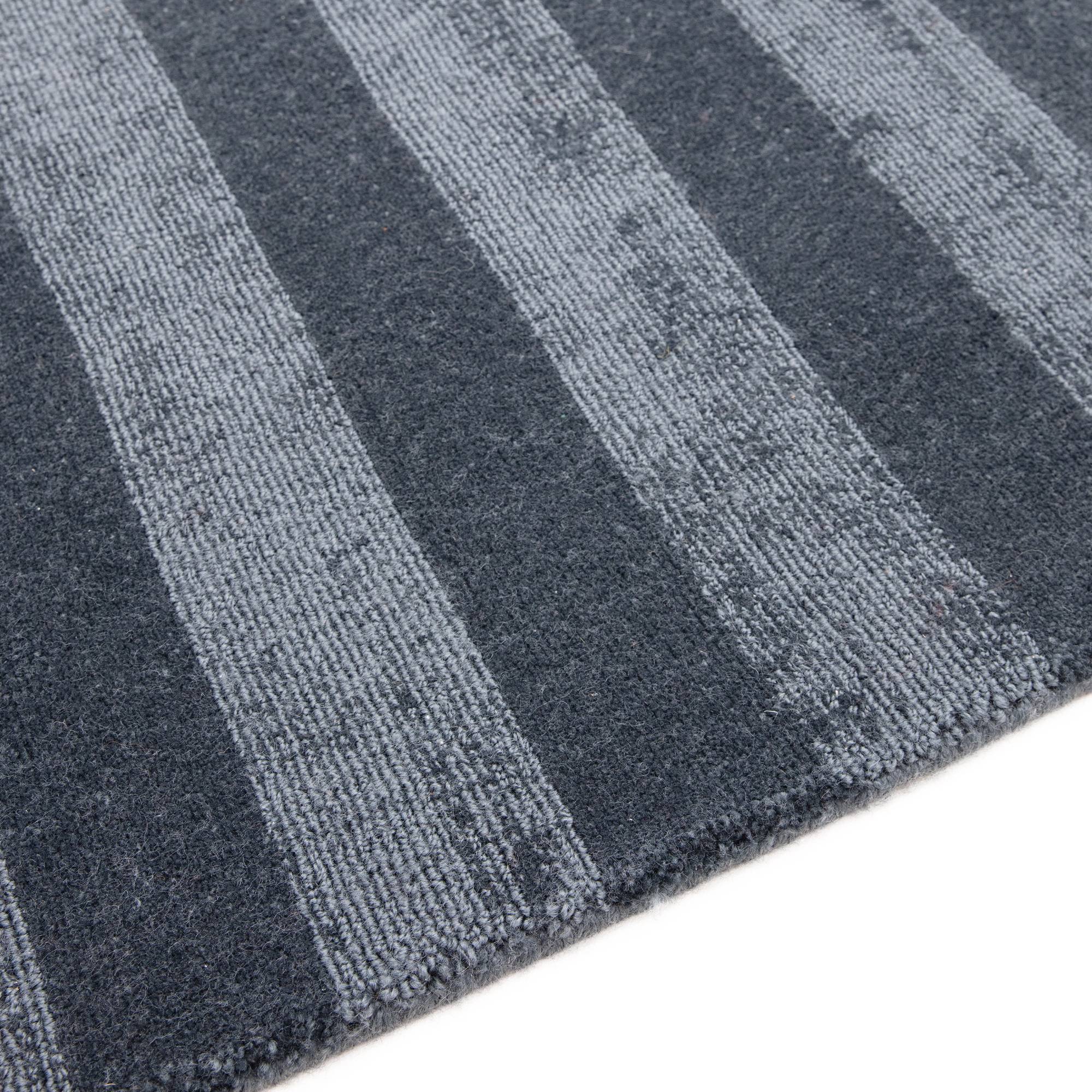 Alfombra MADE Connor Azul Petróleo