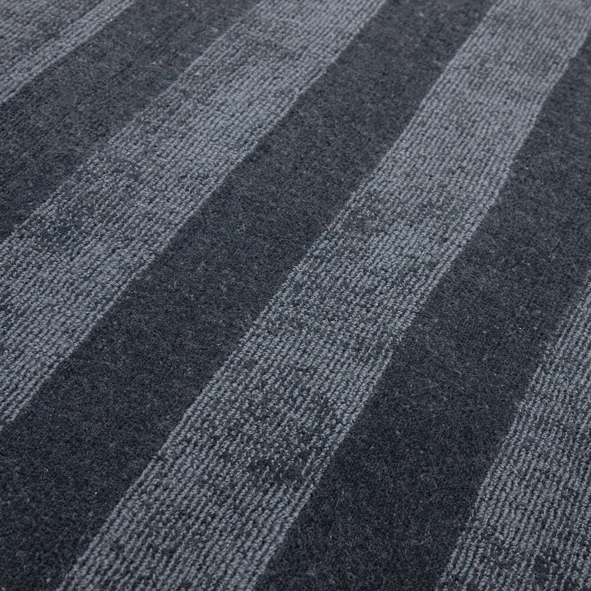 Alfombra MADE Connor Azul Petróleo