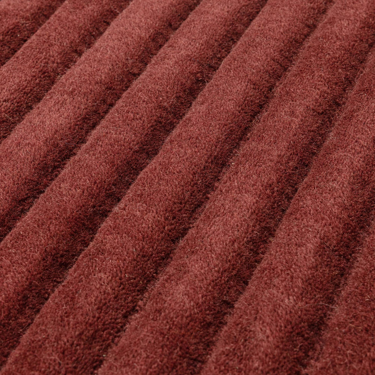 Linie Burgundy Rug