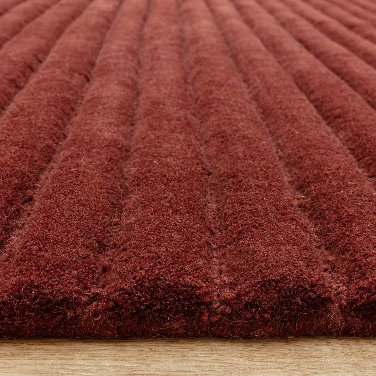 Linie Burgundy Rug
