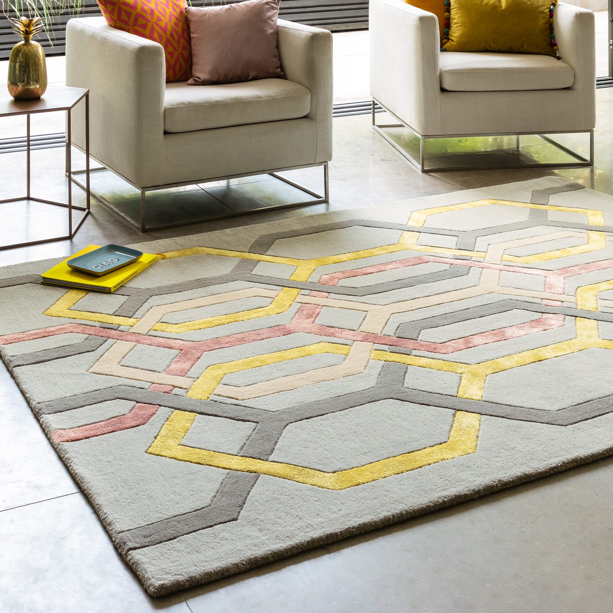 Alfombra de lana Matrix Hexagon plateada, hecha a mano MAX67