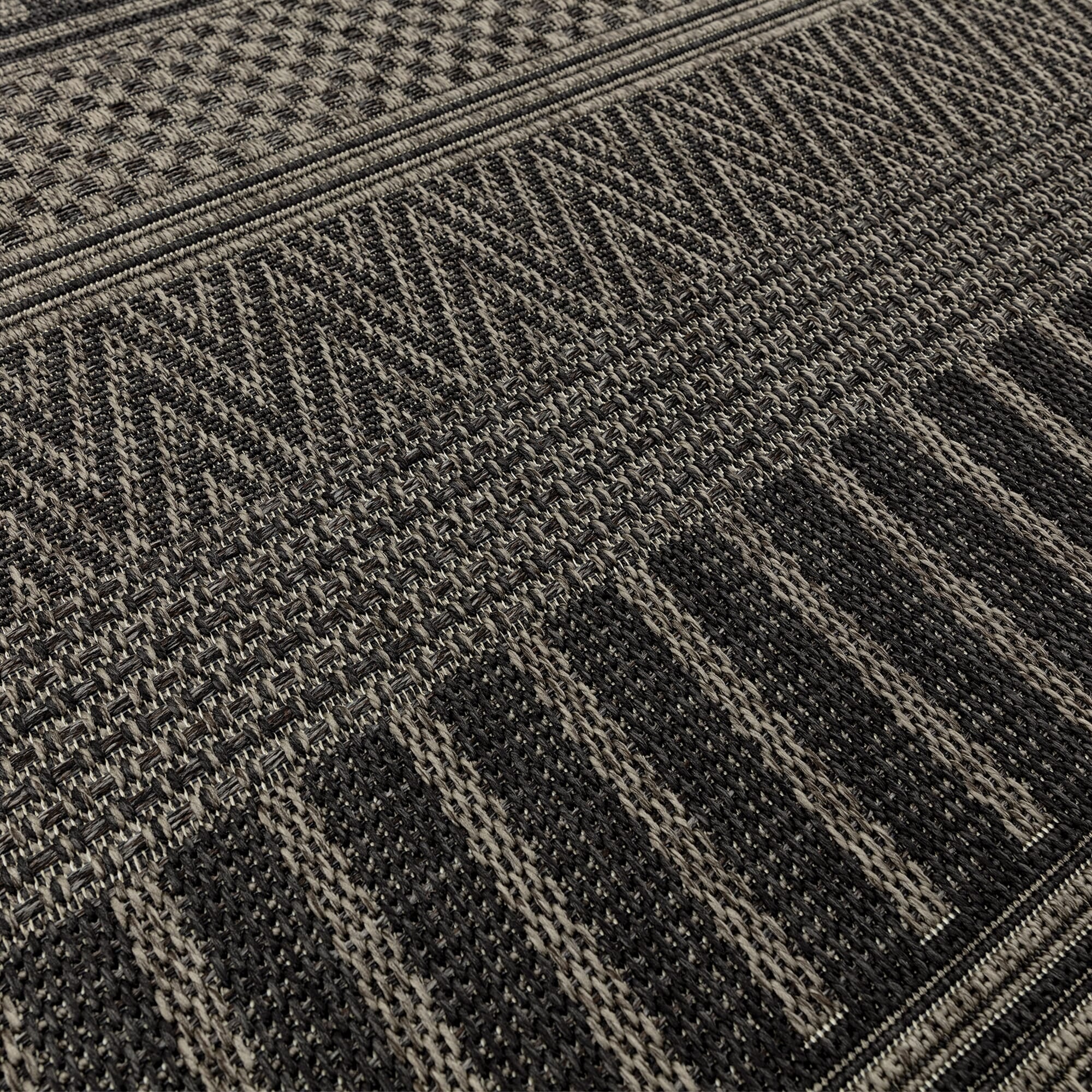 Varanda VA03 Black Stripe Rug  - offline