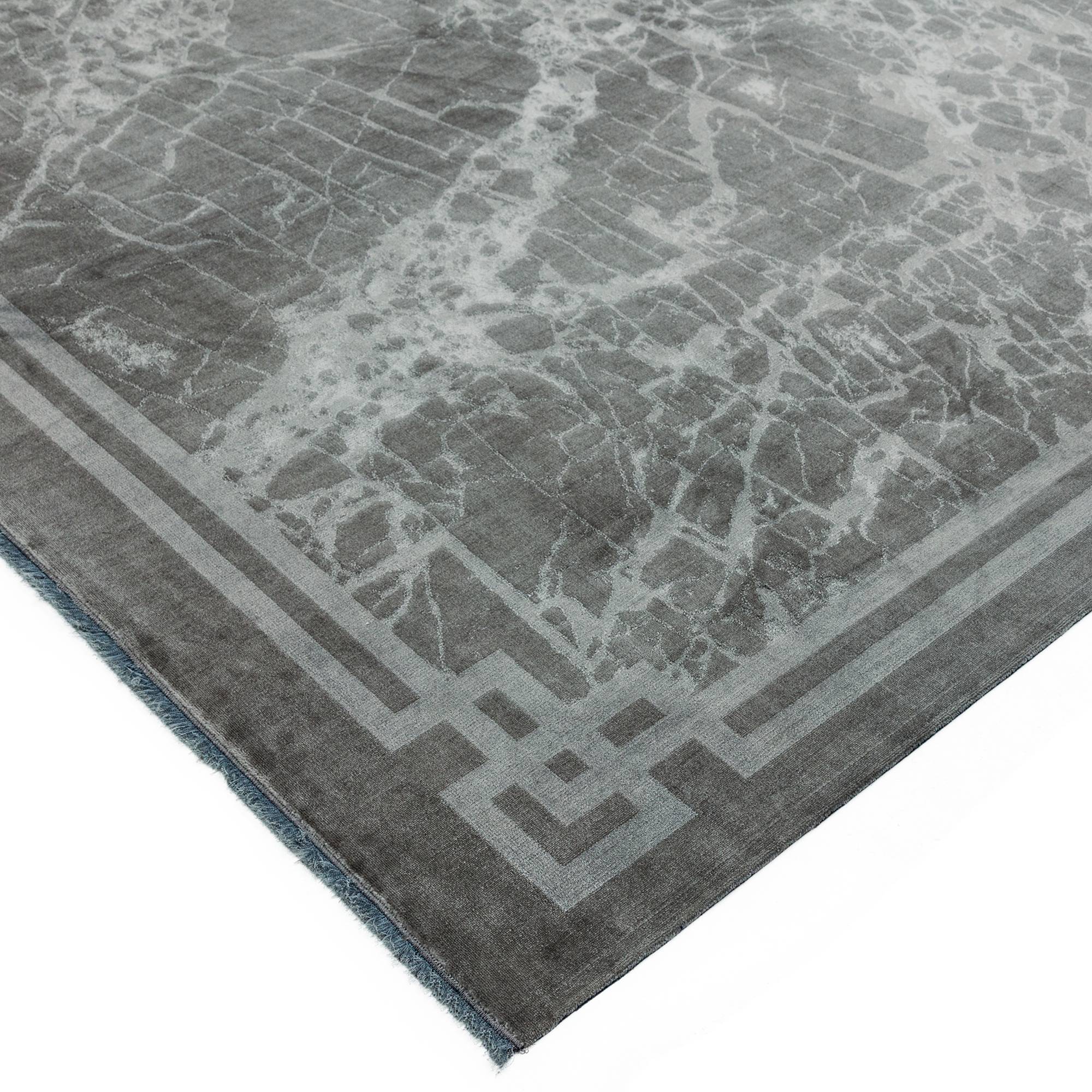 Zehraya Silver Border Rug ZE04