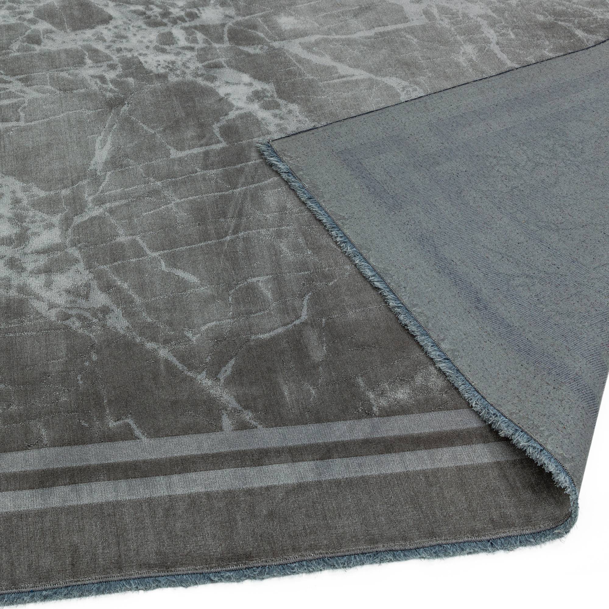 Zehraya Silver Border Rug ZE04
