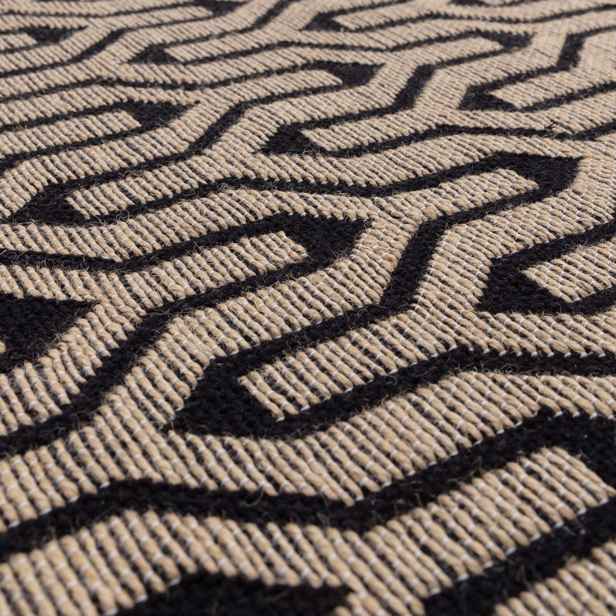 Global Black Lattice Rug